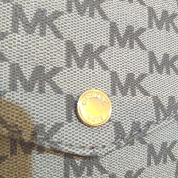 Michael Kors Bag - Picture 2 of 12